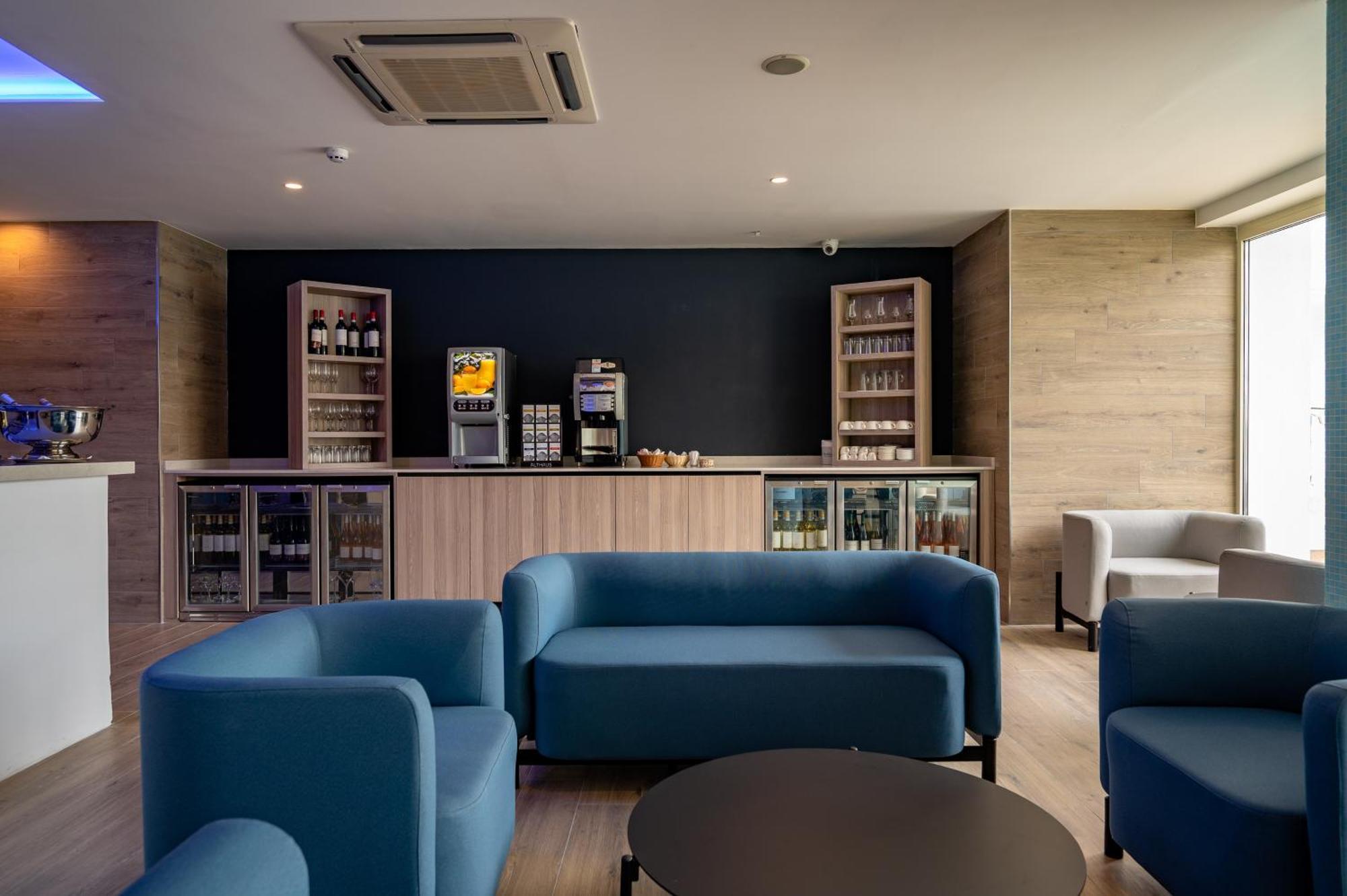 Deluxe Double Room Balcony Sea View Executive Lounge access